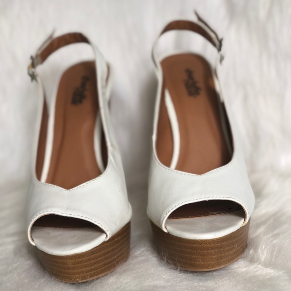 Shoes - Picture 2 of 3